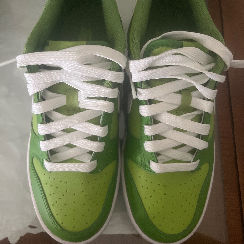 Nike dunk lime green